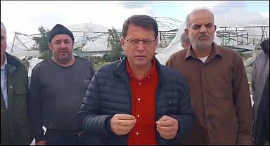 Samandağ Belediye Başkanı Eryılmaz, hortum faciasından etkilenen çiftçilerle bir araya geldi