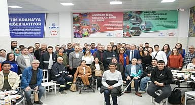 Seyhan Belediye Başkanı Akay engelli çalışanlarla buluştu: "Toplumsal yaşamda eşitliği sağlamak için çalışıyoruz"