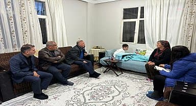 Seyhan Belediye Başkanı Akay, Hadırlı ve Ova mahallelerini ziyaret etti
