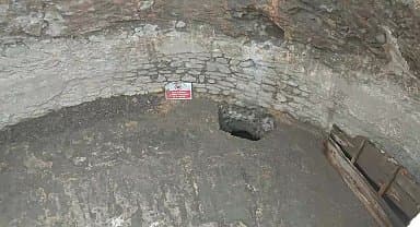 Tarihi İskilip Kalesi'nde Türk Bayrağı dikmek için yapılan çalışmada sarnıç ve dehliz bulundu