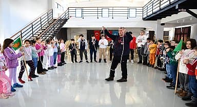 Tepebaşı'nın minik izcileri eğlenerek öğreniyor