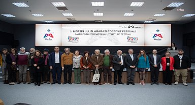 '2. Uluslararası Mersin Edebiyat Festivali' 2. gününde de dolu dolu geçti