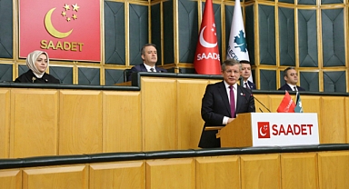 Ahmet Davutoğlu: 