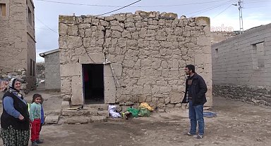 Aksaray'da iki sene önce evleri yanan çift: "Kaymakam bey bize söz verdi, bu evin yapılmasını istiyoruz"