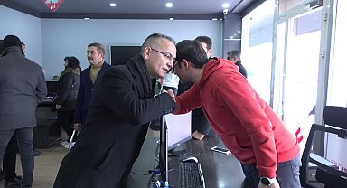 Aksaraylı Esnaf: "Yolumuz, suyumuz yok. Yollar pasaktan, kirden geçilmiyor"