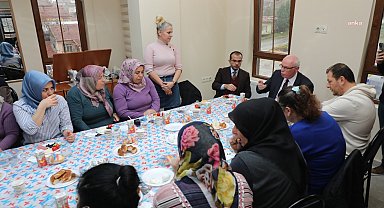 Başkan Kurt Erenköy'de kadınlarla buluştu