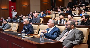 Başkent E-Spor Turnuvasını kazanan takımlar ödüllerini Mansur Yavaş'tan aldı