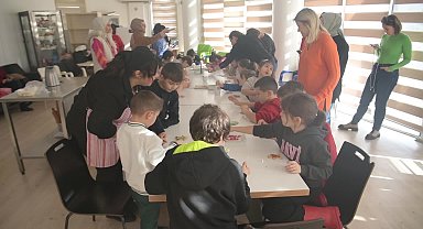 Bornova'da minikler mutfakta eğlenerek öğrendi