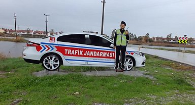 Burhaniye'de ekili araziler ve yazlıkları su bastı