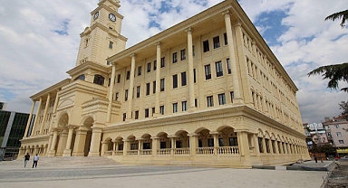 Büyükçekmece Belediyesi’ne düzenlenen operasyonda, 20 kişi gözaltına alındı