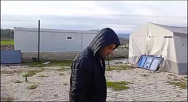 Çadırda yaşayan Kahramanmaraşlı depremzede: "Yağmur yağdığı zaman üstümüz akıyor"