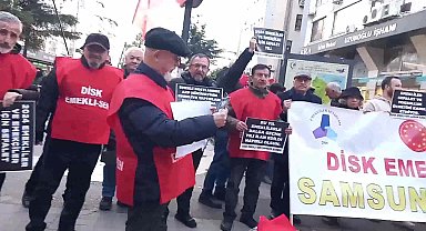 DİSK Emekli-Sen Samsun Şubesi'nden maaş protestosu: "Battaniyelerin altında kışı geçirmeye çalışıyoruz"