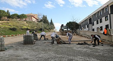 Edremit'te doğal gaz çalışması nedeniyle bozulan yollar hızla yenileniyor