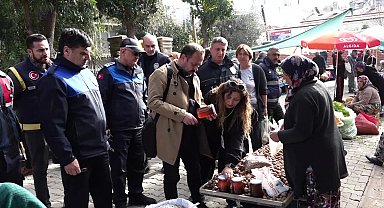 Edremit Zabıta'dan pazar yerinde gıda denetimi