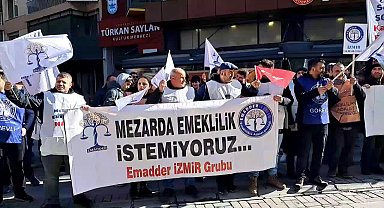 Emeklilikte Adalet Derneği'nden İzmir'de eylem... "Bizler borçlu değil alacaklıyız. Çalıştık, emek verdik, anamızın ak sütü gibi helal olan hakkımızı istiyoruz"