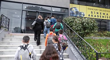 Esenyurt'ta çocuklar bilim ve sanat dolu bir gün geçirdi