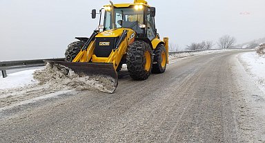 Eskişehir'de ekiplerden kar ve buz teyakkuzu
