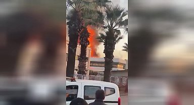 İzmir Çiğli Organize Sanayi Bölgesi'nde yangın: 1 işçi öldü, 3 işçi yaralandı