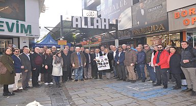 İzmir'de 'Bir Ömür Ekonomi Yazanlar' anıldı