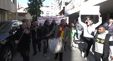 İzmirli romanlardan Tunç Soyer'e destek eylemi: "İlle de Tunç Soyer olsun"