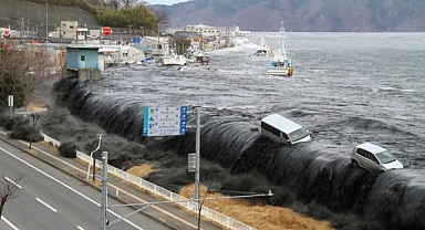 Japonya'da ki depremlerin ardından tsunami uyarısı verildi