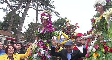 Karaburun'un nergis festivali, binlerce İzmirliyi buluşturdu