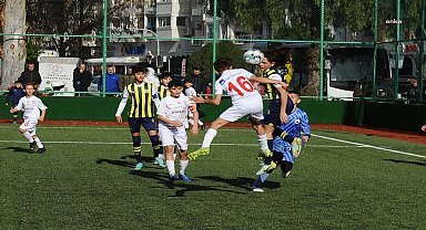 Karşıyaka'da futbol rüzgârı esti