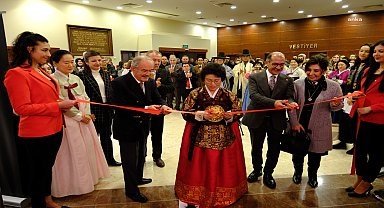 Kore milli kıyafetleri Eskişehirliler ile buluştu