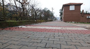 Kuyucak'ta kilit parke döşeme çalışmaları sürüyor