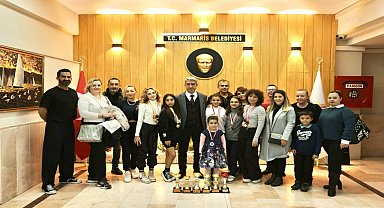 Marmaris Belediye Başkanı Oktay, şampiyon dansçıları ağırladı