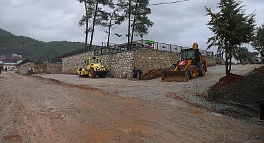 Marmaris Belediyesi'nden Çetibeli Mahallesi'ne meydan