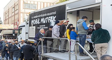 Mersin Büyükşehir Belediyesi 3 çeşit yemeği 10 TL'ye vatandaşa ulaştırıyor