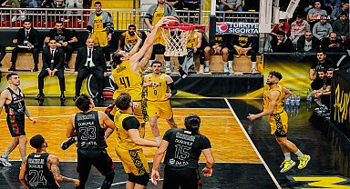 MSK Basketbol Ekibi, Karşıkaya'yı İzmir'e mağlup gönderdi