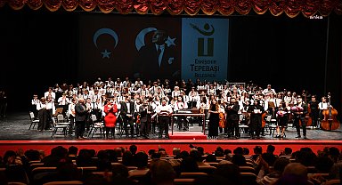 Muhteşem Çocuklar, yeni yıl konseriyle mest etti