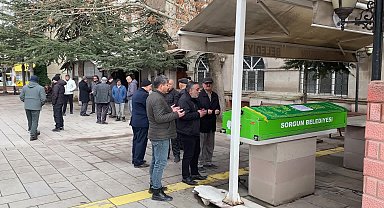 Sakarya'da ailesini öldürüp intihar eden polis ve eşinin cenazesi Yozgat'ta toprağa verildi