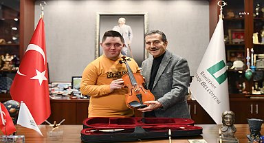 Tepebaşı Belediye Başkanı Ataç, Özel Birey Çınar'ın hayalini gerçekleştirdi