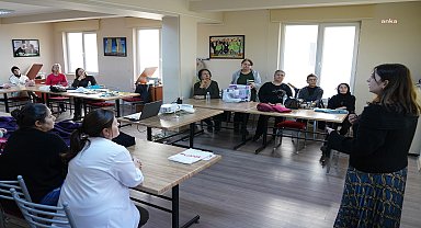 Tepebaşı Belediyesi Belde Evi kursiyerlerine kadın sağlığı semineri