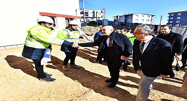 Uzundere Kentsel Dönüşüm Alanı'ndaki belediye hizmet binasında sona geliniyor