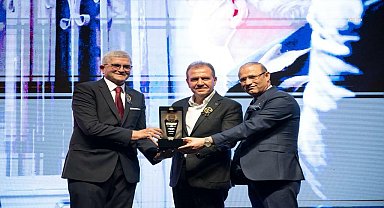 Vahap Seçer, 'MESİAD 13. Yılın İş İnsanları Ödül Töreni'ne katıldı