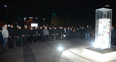 6 Şubat depremlerinde hayatını kaybeden vatandaşlar, Kırşehir Deprem Anıtı önünde anıldı