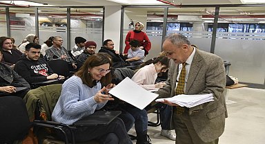 Ankara Büyükşehir Belediyesi'nin "Pratik İngilizce Konuşma Eğitimi" devam ediyor