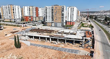 Antalya Büyükşehir Belediyesi, Kepez Santral Mahallesi'nde başlattığı pazar yeri inşaatında sona yaklaştı