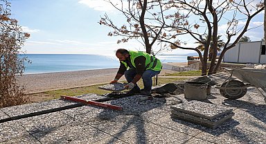 Antalya Büyükşehir Belediyesi'nin 2. Etap Konyaaltı Sahil Projesi'nde çalışmalar ilerliyor