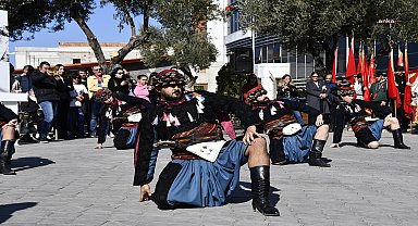 Atatürk'ün Kuşadası'na gelişinin 100. Yılı kutlandı
