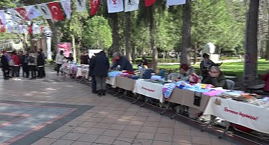 BORNOVA'DA KADIN KURSİYERLERDEN