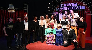 BOZÜYÜK BELEDİYE TİYATROSU, 'HAYAT GAZİNOSU'YLA SEYİRCİYLE BULUŞUYOR
