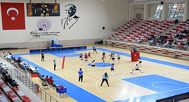 BOZÜYÜK BELEDİYESİ EĞİTİM VE SPOR KULÜBÜ VOLEYBOL TAKIMI 1. LİG YOLUNDA