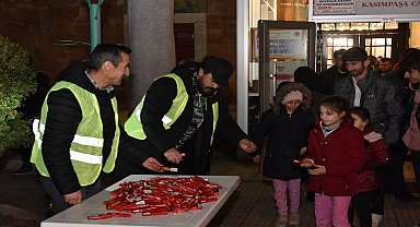 Bozüyük Belediyesi'nden Berat Kandili'nde şeker ikramı