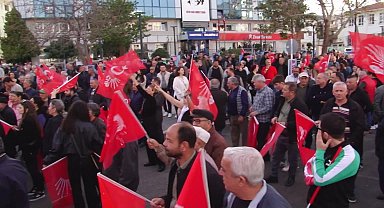 Cemil Tugay, rakibi AKP'li başkan adayını işaret etti: "Parti logolarını kullanmıyorlar çünkü utanıyorlar"