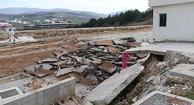 CHP Yalova Milletvekili Tahsin Becan, hastane yolundaki çökmeye tepki gösterdi: "Zemin etütleri nasıl yapılmış kimsenin bildiği yok"